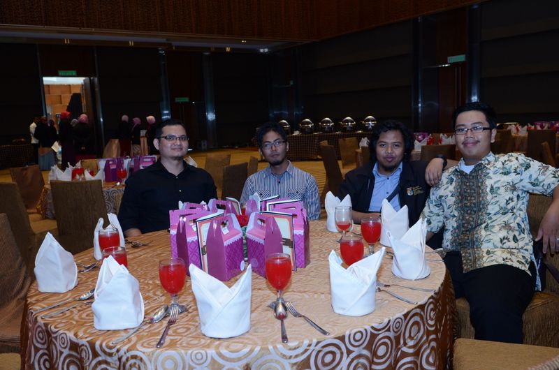 Hi tea alumni  14  045